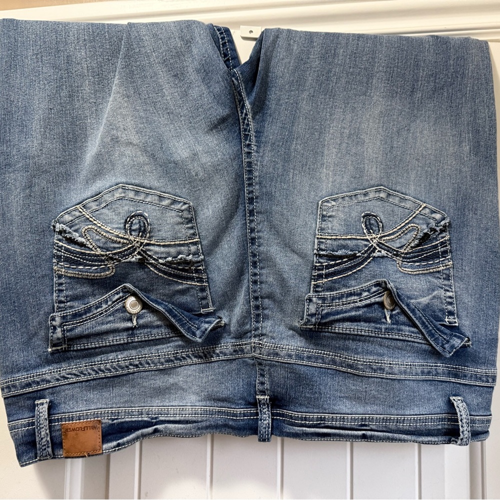 Wallflower Blue Boyfriend Jeans with Classic Design